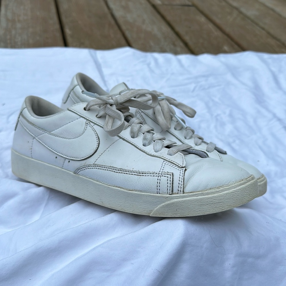 Nike Blazer Low LE Sneakers in White